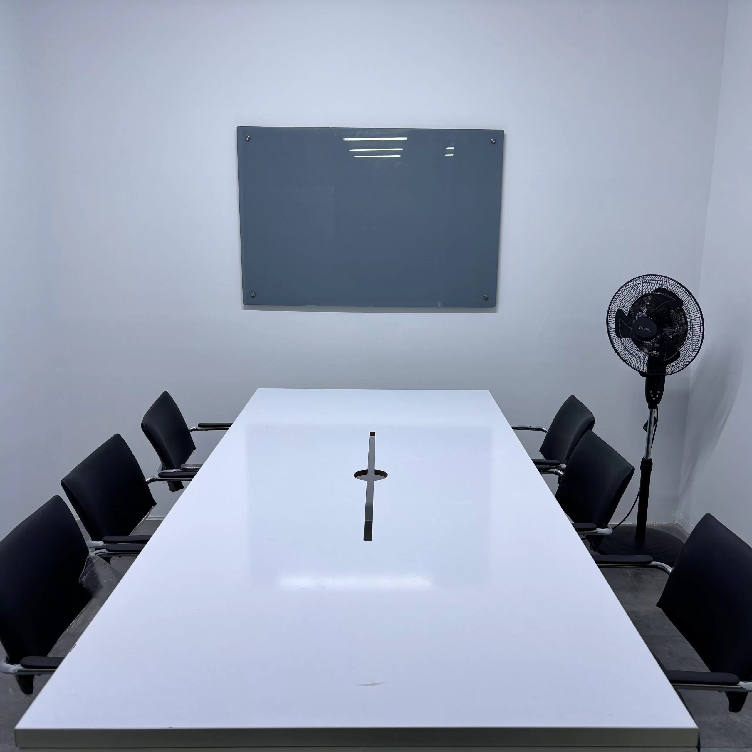 اتاق جلسه 6 نفره